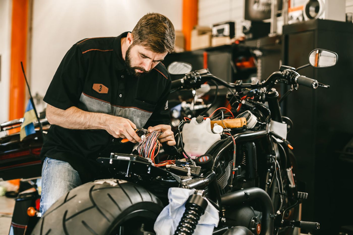 Réparation et entretien d'un moteur de VTT.